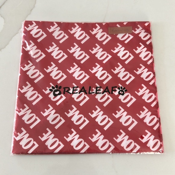 Realeaf Valentine's Dog Triangle Bandanas Size X-Large - Picture 2 of 4